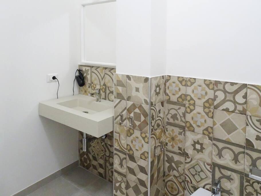 Smart Rooms بستويا المظهر الخارجي الصورة